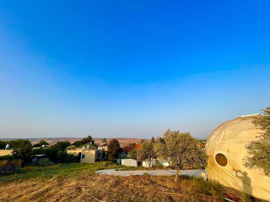 Olive Dome - כיפה גיאודזית ענקית ומודרנית בין עצי הזית Hotel Yavne'el Ngoại thất bức ảnh